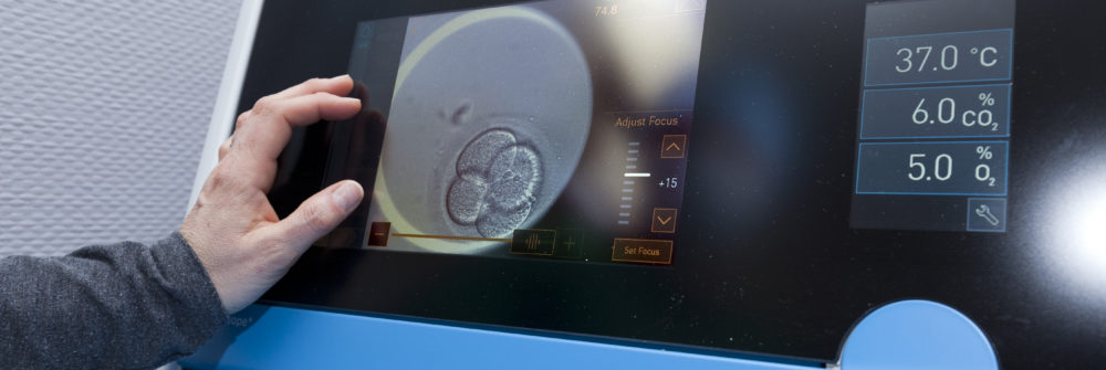 L'embryoscope+ est installé au sein du laboratoire de biologie de la reproduction à la maternité.